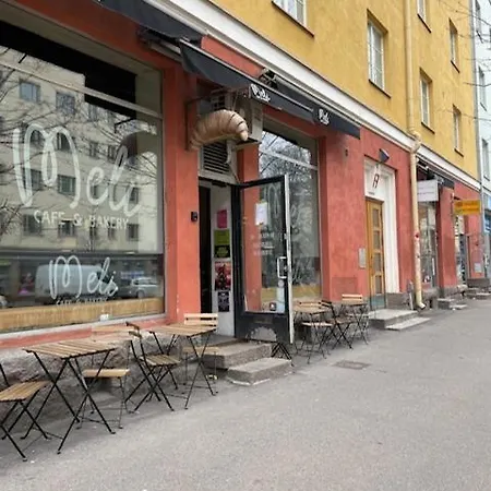 Your Chic Vibrant Airbnb Oda ve Kahvaltı Helsinki
